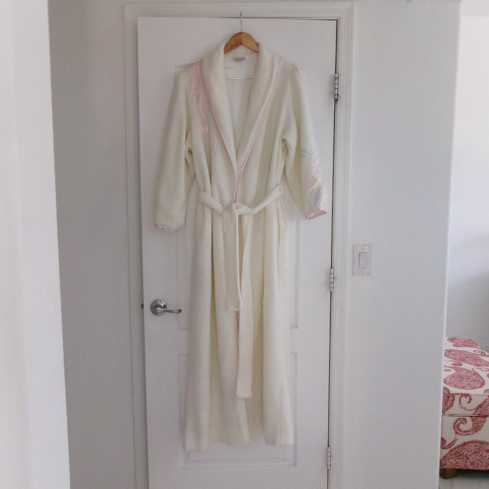 Natori Cream and Pink Robe